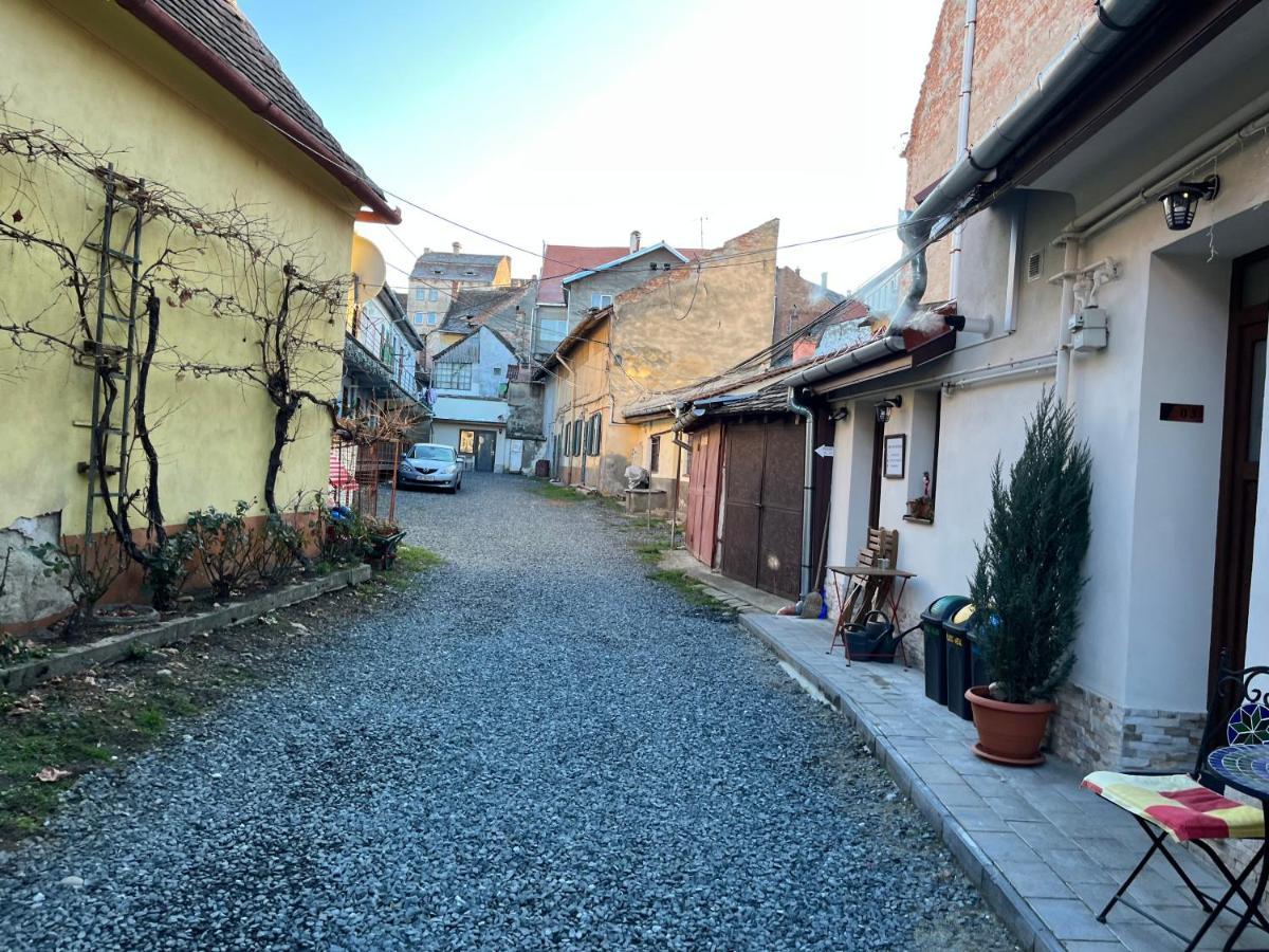 Old Town Studio 9 Mai Sibiu Bagian luar foto